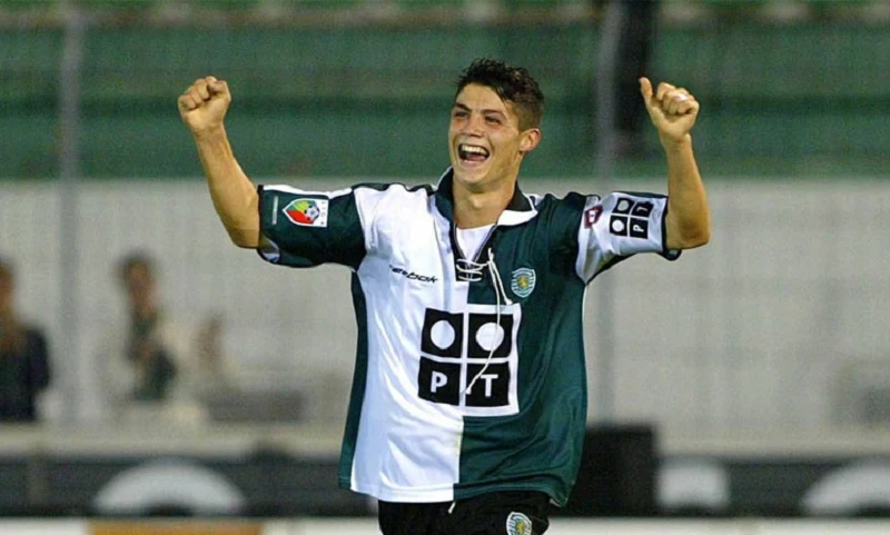 Ronaldo với chiếc áo số 28 tại Sporting Lisbon – nơi khởi nguồn của một tài năng kiệt xuất.